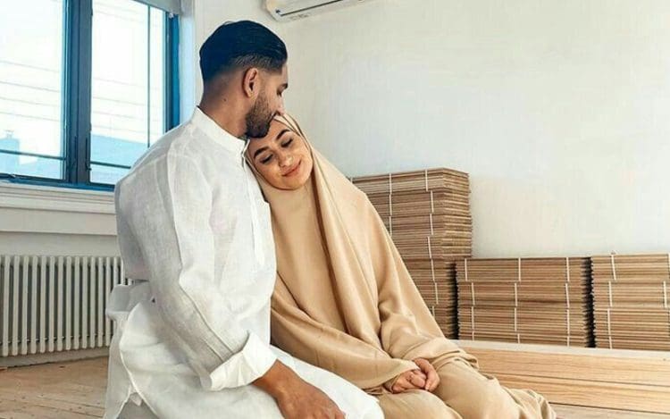 Adab suami dan istri, Rahasia Istri yang Tak Pernah Diceritakan pada Suami, Kewajiban Istri terhadap Suami,, Solusi untuk Suami Cemburuan. Ayat Al-Quran yang Melindungi Wanita dalam Pernikahan, Ayat Al-Quran yang Melindungi Perempuan dalam Pernikahan, Suami Takut Istri