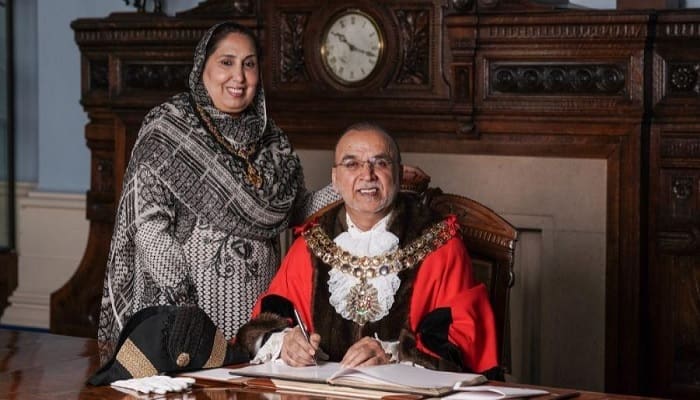 Akhtar Zaman Terpilih sebagai Walikota Muslim Pertama di Bolton 1 walikota muslim