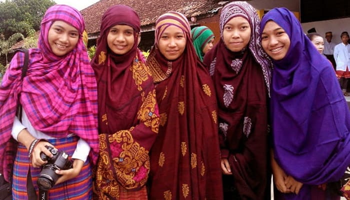 Wah Cantiknya Perempuan NTB Kenakan Rimpu, Hijab Tradisional dari Indonesia! 1 rimpu