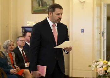 Anne Aly dan Ed Husic menteri muslim pertama di Australia,