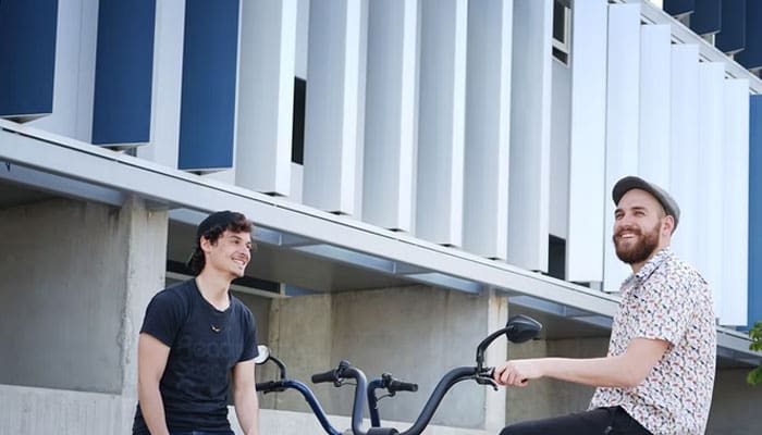 Keutamaan Menyebar Salam dan Amal Mulia Lainnya 1 Keutamaan Menyebar Salam