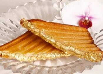 mengkonsumsi makanan bertabur emas,