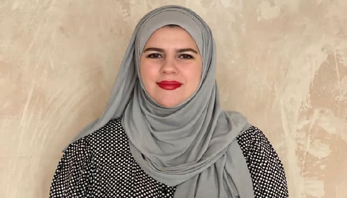 Kisah Berhijabnya Yousra Imran, Penulis Buku Hijab and Red Lipstick 1 Yousra Imran,