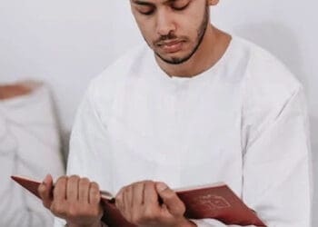 Perbedaan Surat Makkiyah dan Madaniyah, Surah Al Fatihah, Keutamaan Surah Ar-Rahman, Keutamaan Membaca Quran, Hukum Membaca Quran dengan Suara Keras, Macam Hafizh, Hukum Kentut Ketika Membaca Al-Quran, Efek Baca Al-Quran, Cara yang Dilakukan Rasul dan Sahabat ketika Badan Letih dan Jenuh, Surah Al-Fatihah, Mukjizat Surah Al-Fatihah, Istirahat, Ibadah, Tilawah, Keutamaan Surat Al-Ikhlas