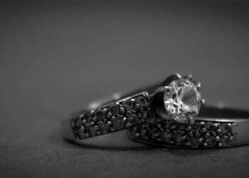 Hukum Menikah Jarak Jauh, Hukum Meminta Mahar Pernikahan yang Tinggi