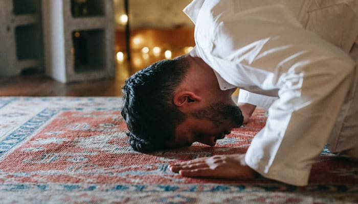 Shalat Qabliyah Maghrib, Adakah? 4 Tips Agar Fokus saat Shalat, Shalat Qabliyah Maghrib