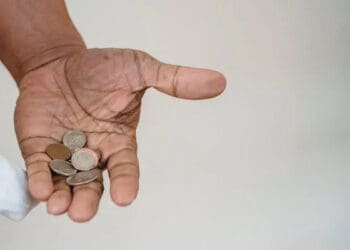 utang, ihsan, Amanah, Adab saat Ditagih Hutang, Sedekah, Penghambat Rezeki, neraka, Sedekah, Kesalahan saat Bersedekah, orang miskin