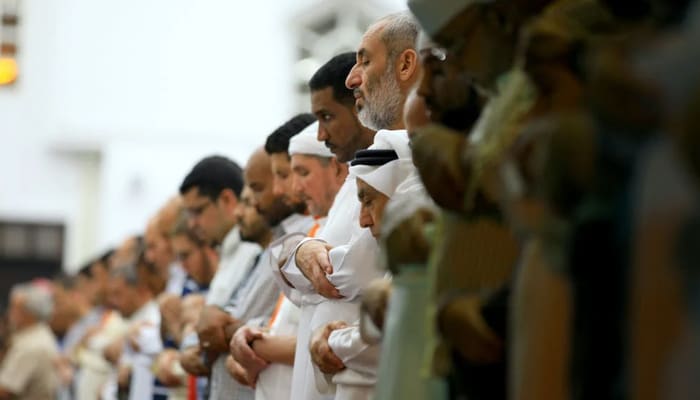 Belum Selesai Baca Al-Fatihah, Imam Sudah Ruku, Bagaimana Hukum Shalatnya? 2 Muslim Terbaik, Keistimewaan Shalat Shubuh, Cara agar shalat khusyuk, Rukhsoh dalam Shalat ketika Safar, Jarak Dibolehkannya Mengqashar Shalat, Syarat Dikatakan Mendapatkan Shalat pada Waktunya, macam doa iftitah, Syarat Sahnya Shalat, Keutamaan Shalat Ashar, Shalat Ashar, Hukum Lupa dan Salah Baca dalam Shalat, Hukum Baca Doa Iftitah dalam Shalat,Cara Membaca Al-Fatihah dalam shalat, Al-Fatihah