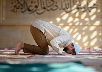 Rahasia Shalat Dhuha, Waktu Terlarang Shalat Dhuha,, Cara Sujud yang Benar,Golongan Manusia yang Haram Disentuh Api Neraka, Sifat Manusia yang Dicintai Allah, Cara Hidup Berkah, orang shalih, Istighfar, berdzikirlah, Hari Kiamat, Amalan yang Pahalanya Tetap Mengalir, Cara Taubat Pernah Tinggalkan Shalat