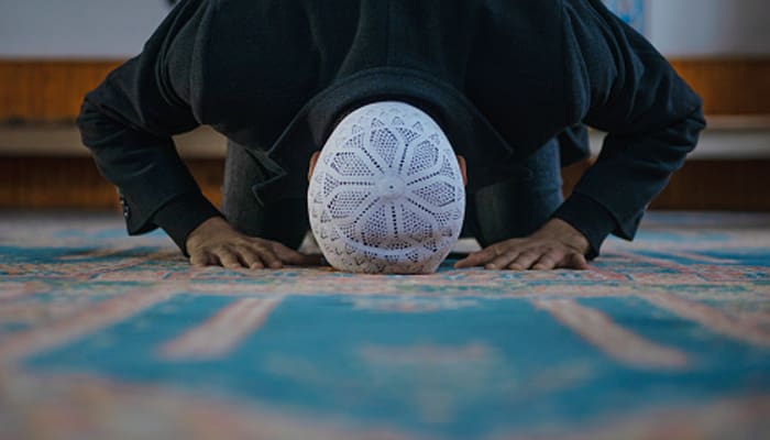 Syarat Sujud Syukur (1) 3 Tanda Taubat Diterima, Shalat Tarawih, Shalat Khusus untuk Menambah Rezeki, najis, Tarawih, Sujud Syukur