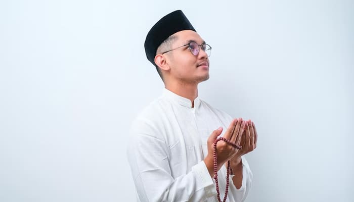 Mengapa Allah Tidak Menjawab Doa Kita? (2-Habis) 2 Cara Agar Terhindar dari Pikiran Kotor, Hukum Berdoa Agar Panjang Umur, Syarat Terkabulnya Doa, Berdoa, Dzikir, Cara Berbakti pada Orangtua yang Sudah Wafat, Keutamaan Mendoakan dari Kejauhan, Amal Penghapus Dosa, Manisnya Iman, Hukum Tahlilan, Penghalang Doa pada Allah, Aamiin, Dzikir, Dicintai Allah, Istighfar,Hukum Mengulang Zikir Tertentu pada Waktu Tertentu, Keutamaan Dzikir Doa