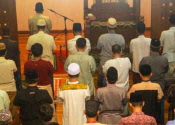 Jumlah Rakaat Shalat Tarawih, Syarat Ibadah, Imam dalam Shalat, Batasan Mendapatkan 1 Rakaat dalam Shalat, Perbedaan Shalat Lelaki dan Perempuan, Penelitian, Shalat dengan Bacaan Suara Nyaring,Shalat, Al-Fatihah