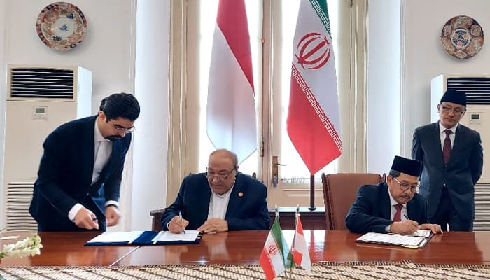 Indonesia - Iran Jalin Kerja Sama Jaminan Produk Halal 1 tangan
