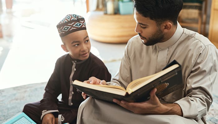Hukum Mengambil Mushaf dengan Tangan Kiri 3 Bekal Penghafal Quran, Al-Quran, Hukum Kentut Ketika Membaca Al-Quran, Keutamaan Membaca Al-Quran, Membaca Al-Quran Adalah Perdagangan yang Tiada Merugi, Keutamaan Menghafal Quran, Faedah Surat Al-Fatihah, Adab Membaca Quran, Mushaf