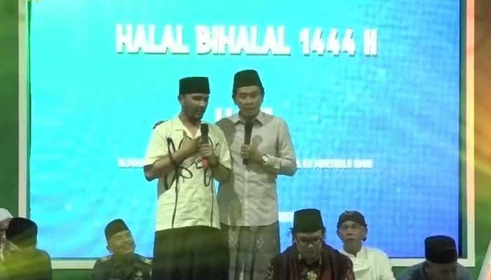 Ustaz Hanan Attaki Berbaiat Masuk NU, PCNU Gresik Bersyukur Tapi Isi Dakwah Tetap Diawasi 1 Hanan Attaki