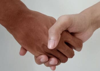 Hukum Bersalaman Selesai Shalat, Ishlah Bainannas, Nasihat Syaikh Ali Jaber, Pemaaf, Keutamaan Memaafkan, Bahaya Memutuskan Silaturahim