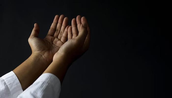 5 Bacaan Penting di Bulan Ramadhan yang Harus Anda Hafal 3 Kandungan Doa Sapu Jagat, Perkara yang Terus Bermanfaat, Iman kepada Takdir, Belasungkawa, Amalan Peringan Siksa Kubur, Istighfar, Golongan Umat Islam yang Akan Masuk Surga, Taubat, doa ramadhan, Ramadhan
