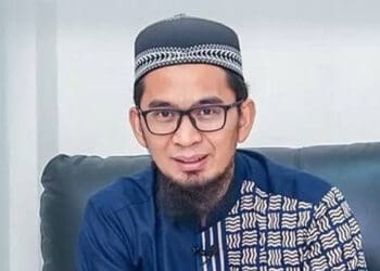 Ustadz Adi Hidayat, shalat