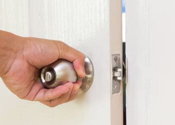 Doa agar Setan Tidak Masuk Rumah