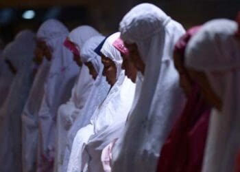 muslimah shalat, shalat, aurat, wanita, shalat tarawih