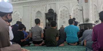 Khutbah Jumat, Larangan di Masjid
