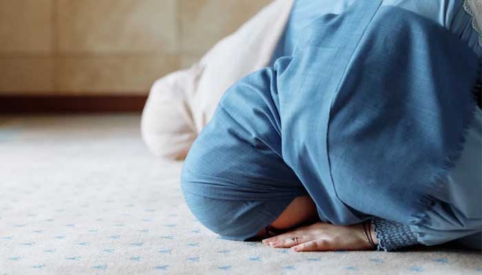 Bolehkah Wanita Jadi Imam Shalat Jamaah? 1 wanita, shalat, pakaian