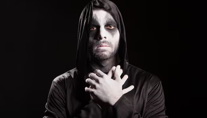 11 Setan yang Dibelenggu di Bulan Ramadhan 1 Tanda Manusia Dicintai Jin, Setan