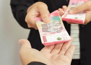 Sedekah, Membayar Utang