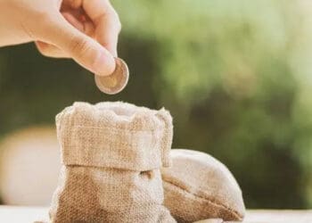 Keutamaan Bersedekah di Hari Jumat