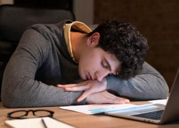 Penyebab Tubuh Cepat Lapar saat Puasa